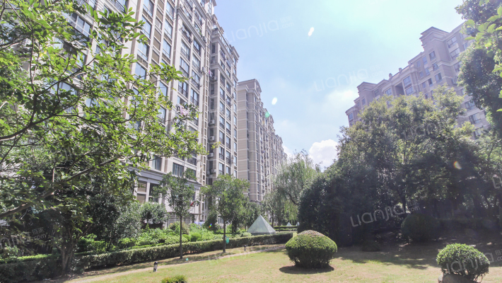 东森花园外景图