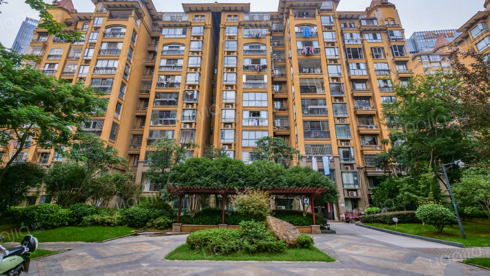 华鹏东岸小区外景图