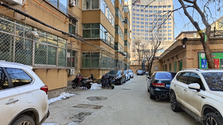 市供水总公司宿舍外景图