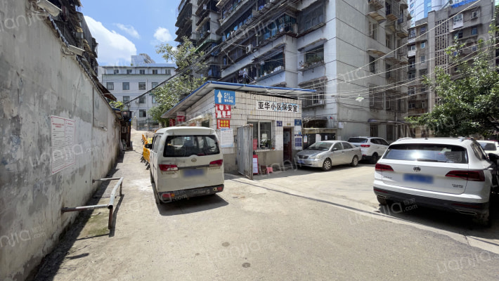 五医宿舍外景图