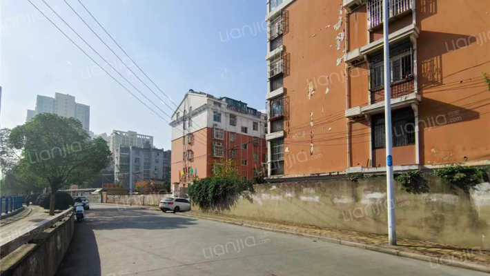 宝联宿舍外景图