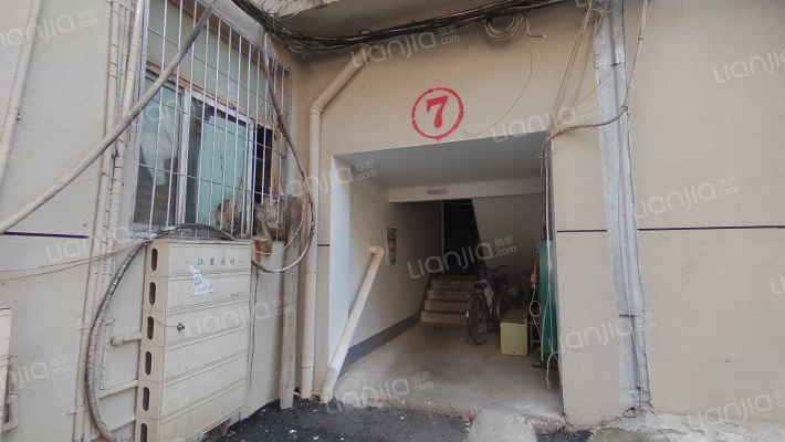 三中临街小区外景图