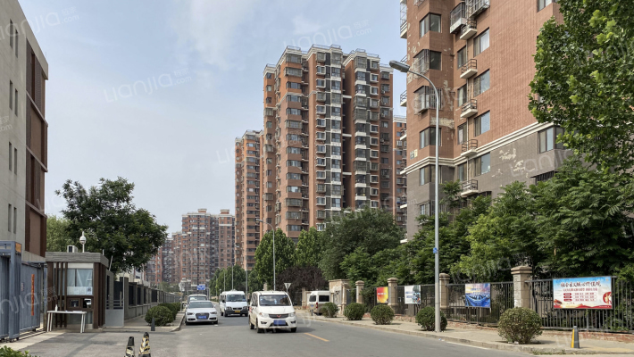 鸿坤理想城六期外景图