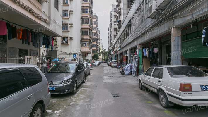 后海第三统建楼外景图