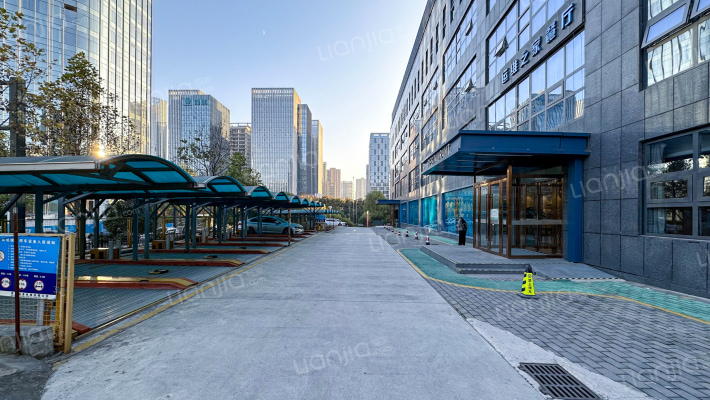 运维国际外景图