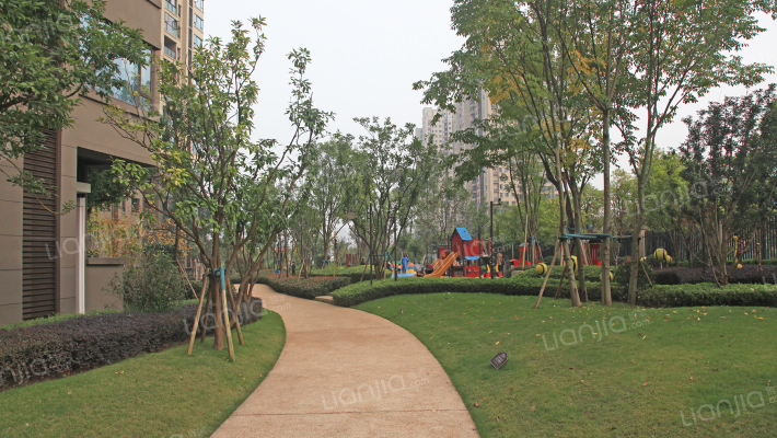 龙湖江与城原山时光外景图