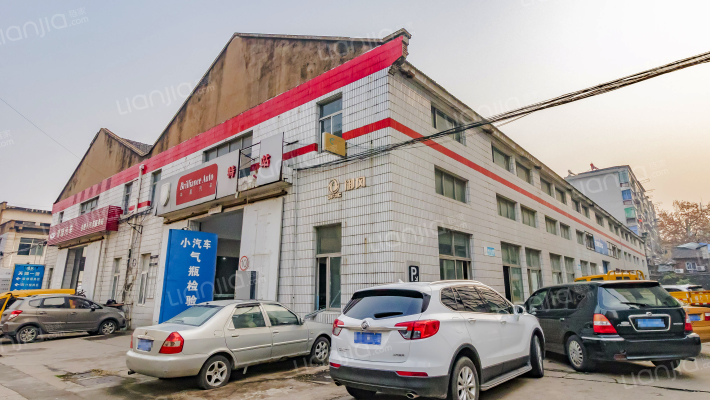 小汽车修配厂外景图