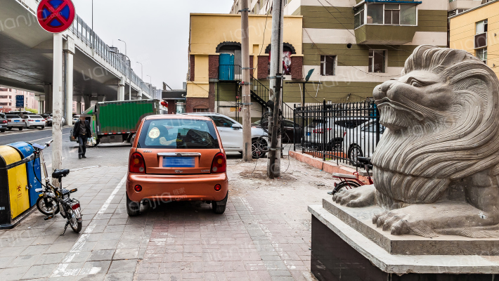 亚泰广场外景图