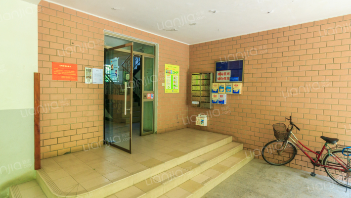 巴黎之春外景图