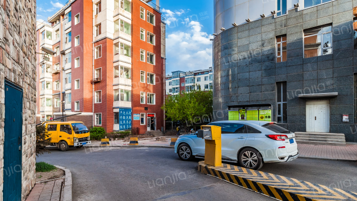 豪帮四季风采外景图