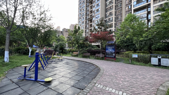 锦绣龙潭外景图