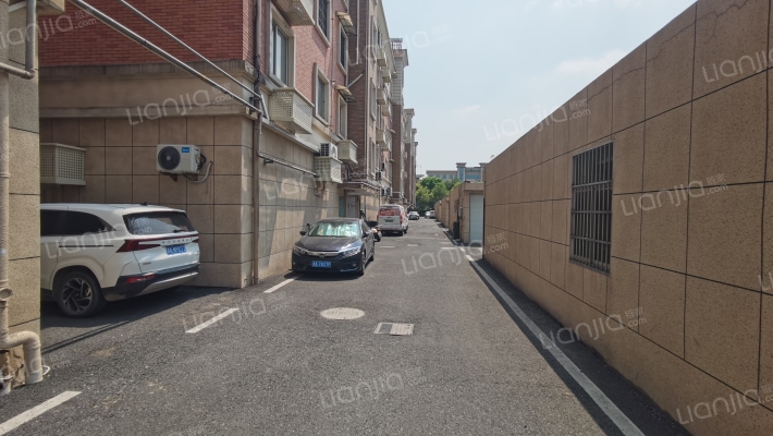 新湾商贸中心外景图