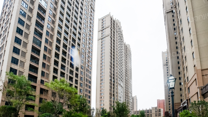 三远大爱城外景图