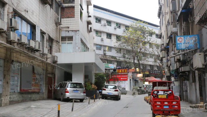 渝堰大厦外景图