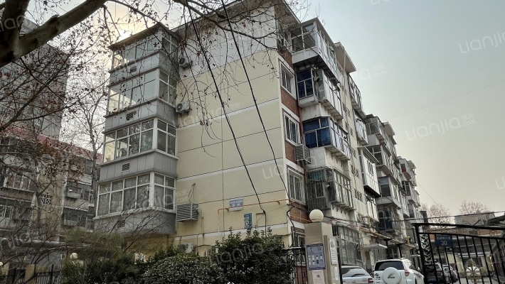 市卫生监督局宿舍外景图