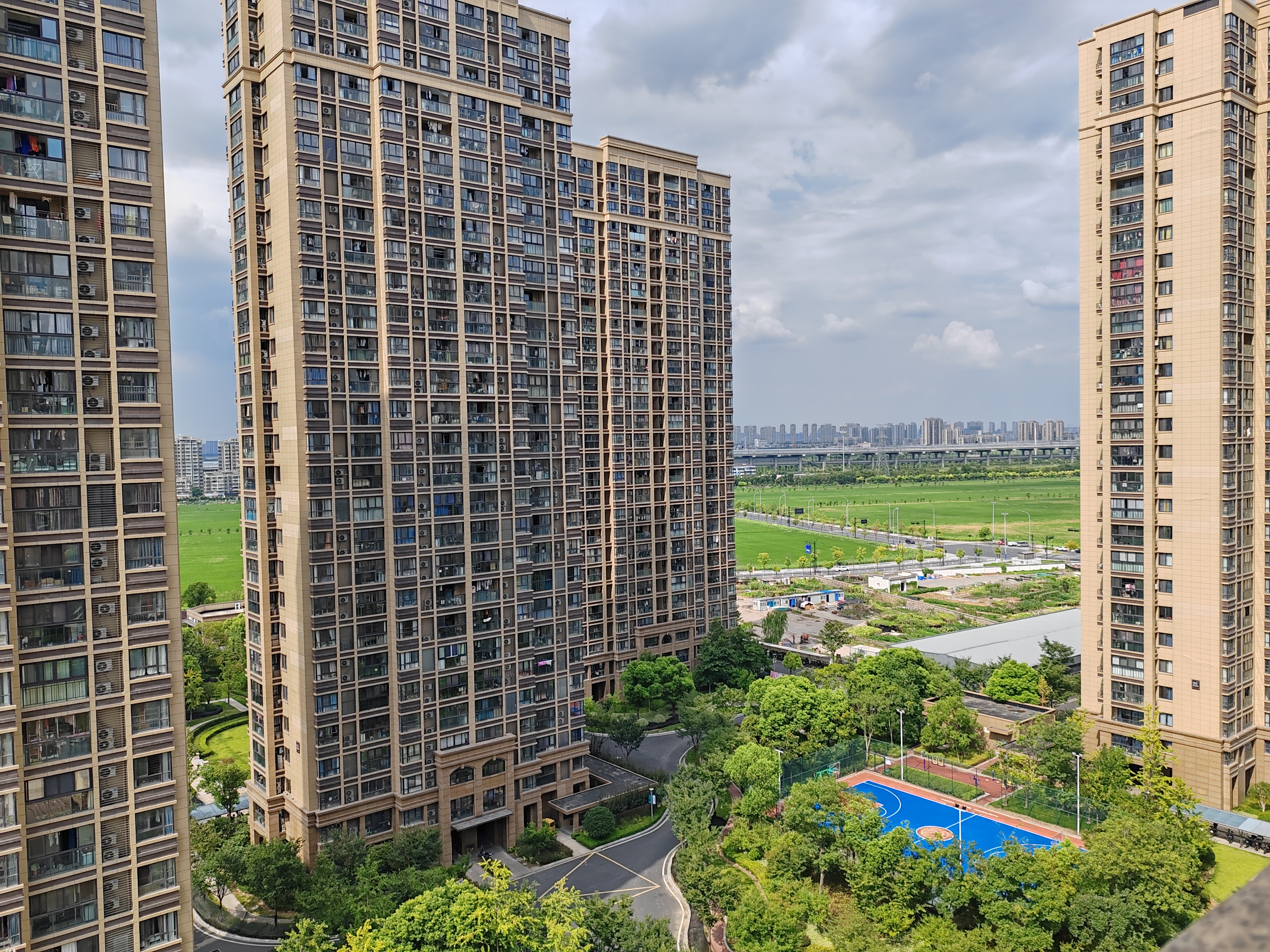 Yiner's home compound photo 4