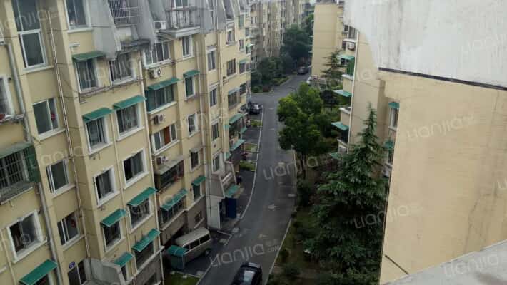 东都公寓外景图