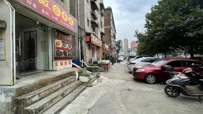 搪瓷厂家属房外景图