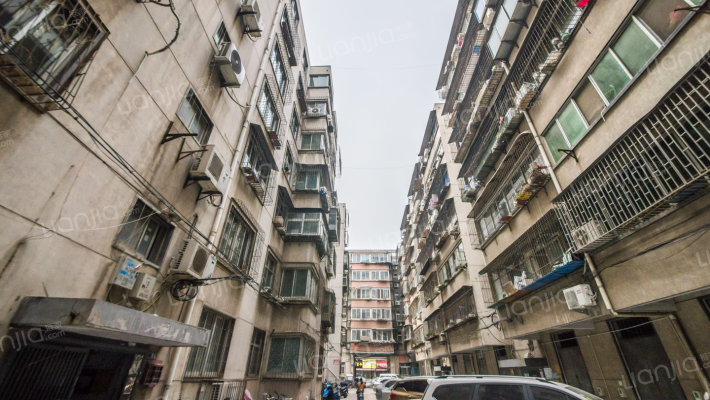 红专路107号院外景图