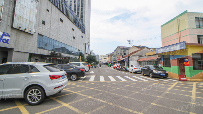 慈溪财富中心国际购物广场外景图