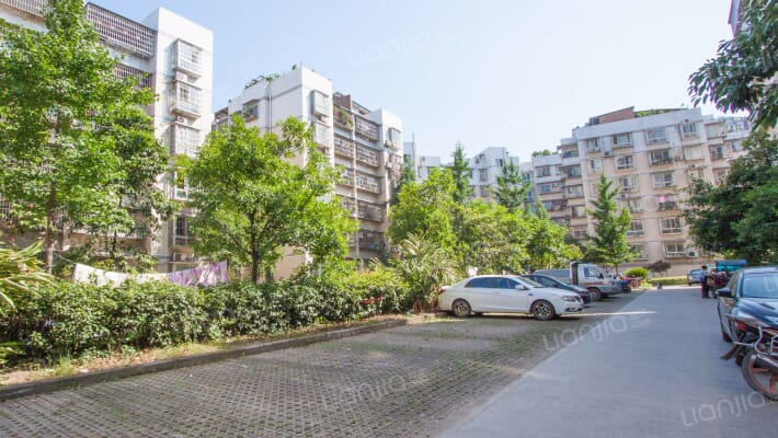 城投花园外景图