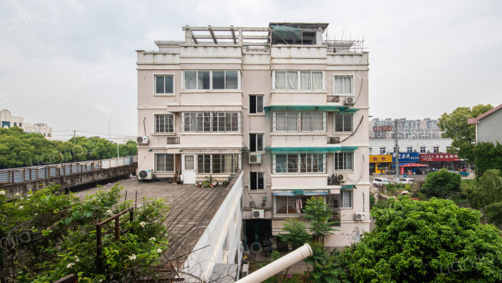 松花江公寓221号外景图