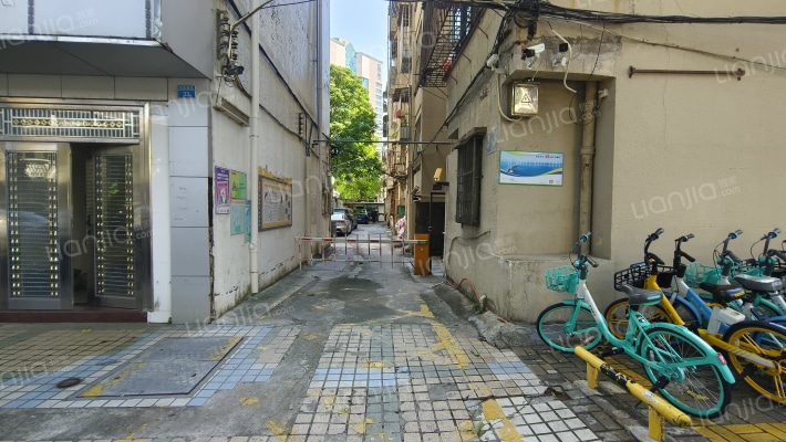 东风里街住宅外景图