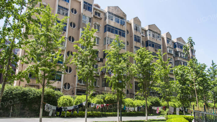 星海造船楼外景图