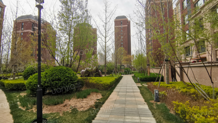 万科新梅江柏翠园外景图