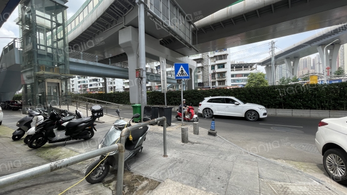 花溪大道北段370外景图