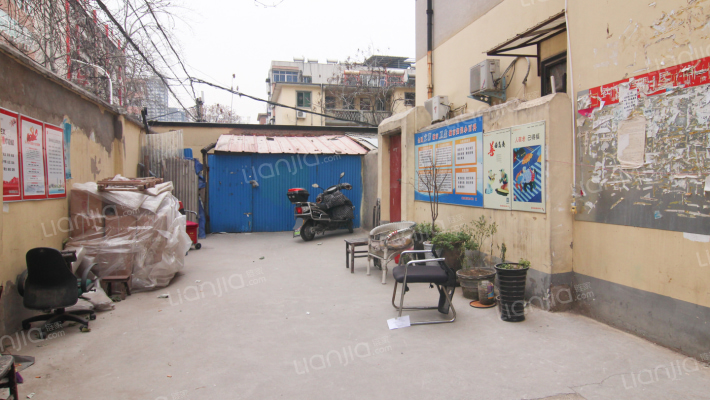 轴承厂家属院外景图