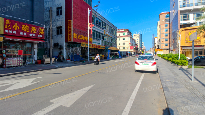维也纳国际酒店海景公馆外景图