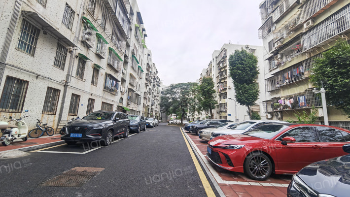 龙昌里居住区外景图