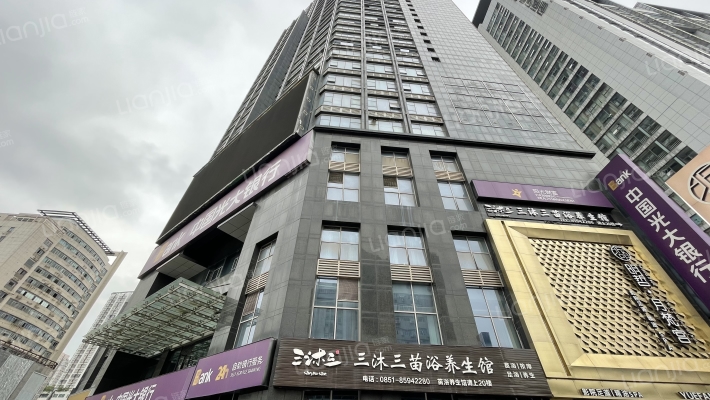 百灵时尚天地外景图