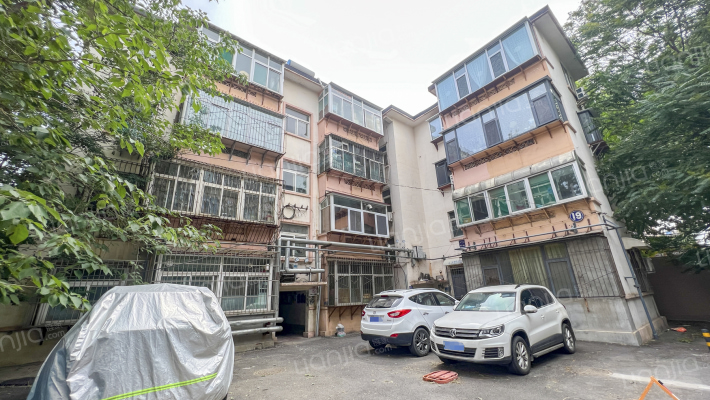 山东师范大学教工二宿舍外景图