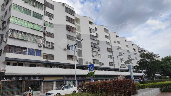 河滨花园综合大楼外景图