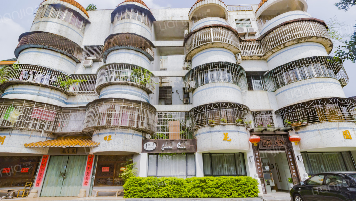 湖畔花园外景图