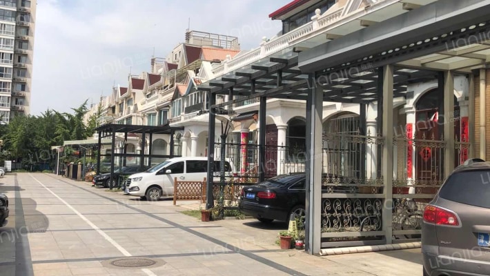 鸿泰花园别墅外景图