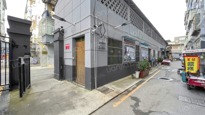 黎明一巷6号院外景图