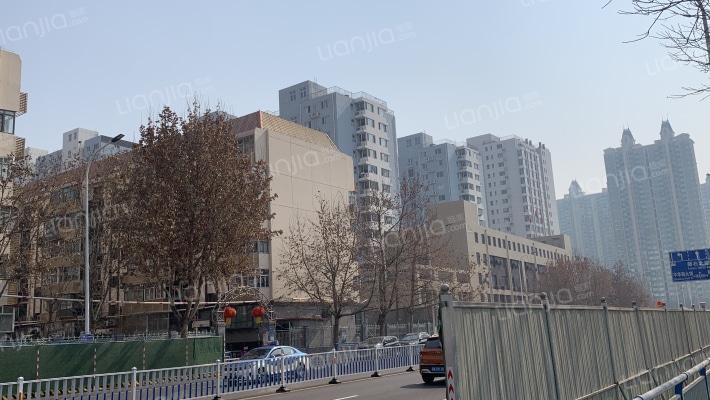 工商局宿舍(维明南大街）外景图