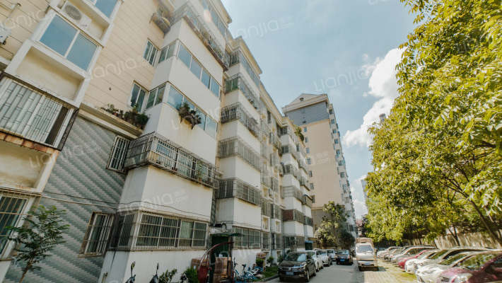 曙光苑小区外景图