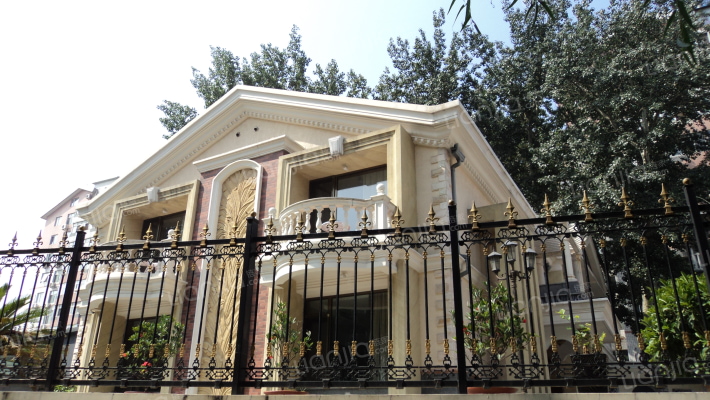 青年湖别墅外景图