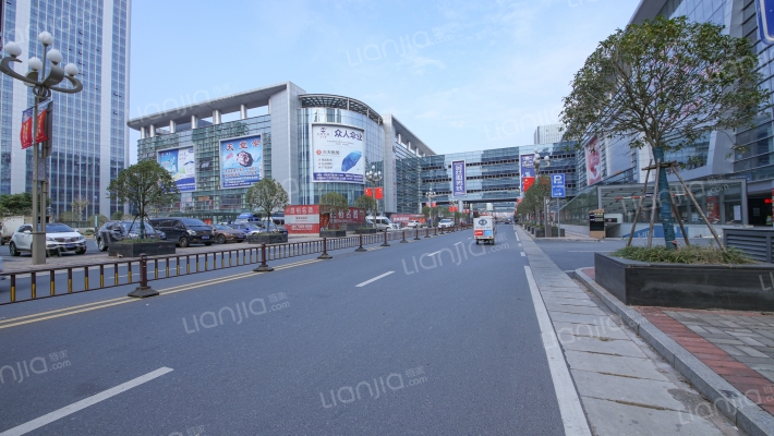 新洪城大市场外景图