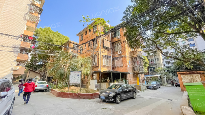 高工小区外景图