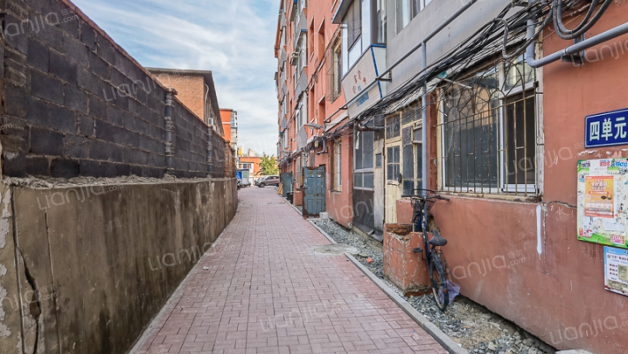 松辽委宿舍外景图