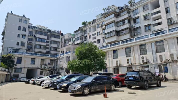 阳光公寓外景图