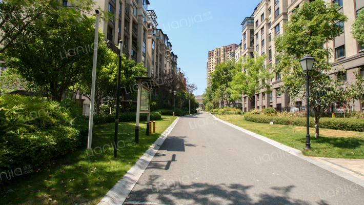 万国城68号外景图