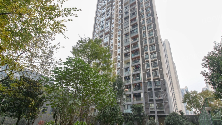 富力城倾城里外景图