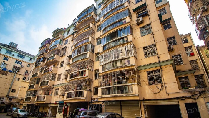 邦华公寓外景图