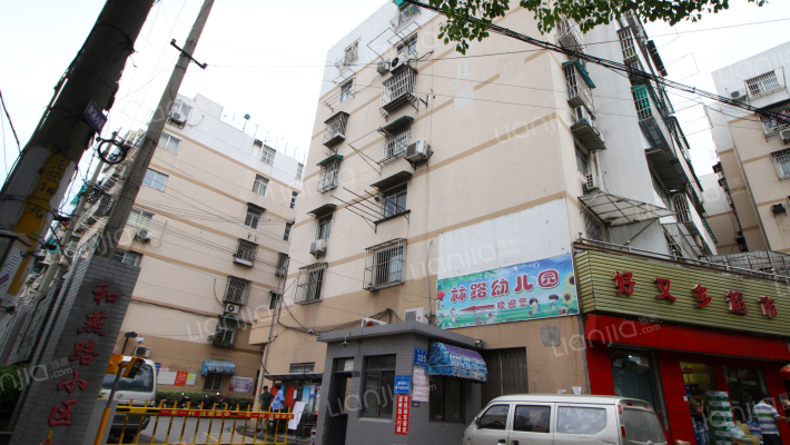 和燕路小区外景图